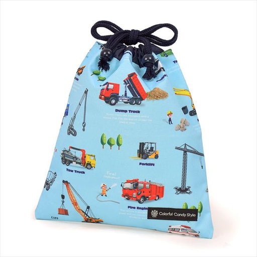 カラフルキャンディスタイルの給食袋。水を弾く素材だから、汚れに強くお手入れ簡単。水や液体が表面に弾いて滑り落ちるはっ水機能。汚れてもサッと拭くだけお手入れ簡単です。