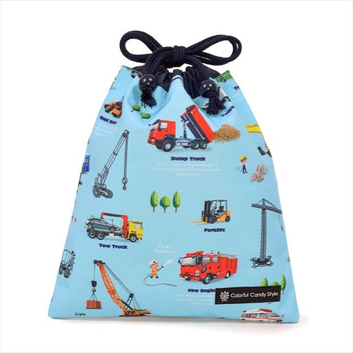 カラフルキャンディスタイルの給食袋。水を弾く素材だから、汚れに強くお手入れ簡単。水や液体が表面に弾いて滑り落ちるはっ水機能。汚れてもサッと拭くだけお手入れ簡単です。