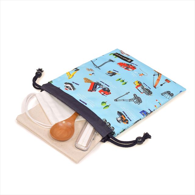 カラフルキャンディスタイルの給食袋。水を弾く素材だから、汚れに強くお手入れ簡単。水や液体が表面に弾いて滑り落ちるはっ水機能。汚れてもサッと拭くだけお手入れ簡単です。