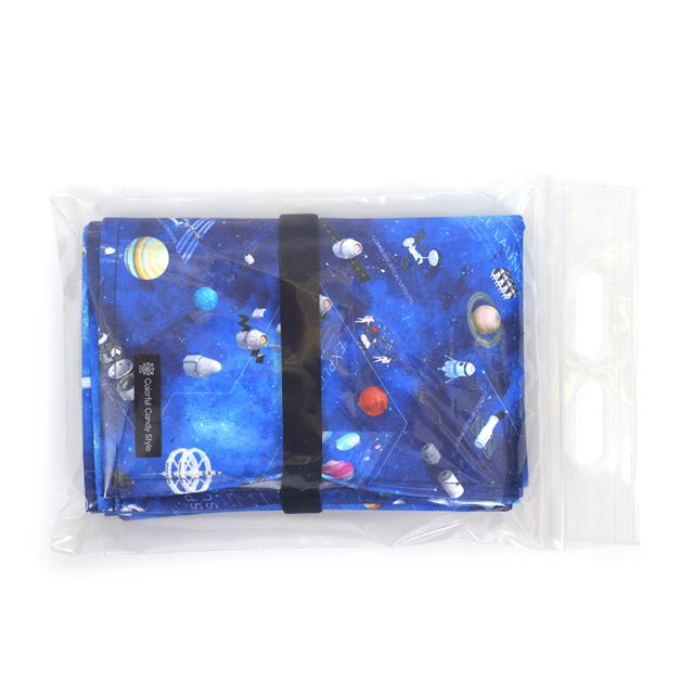 カラフルキャンディスタイルのレジャーシート。こども1人用のコンパクトサイズ。男の子と女の子兼用で運動会、遠足などで大活躍。