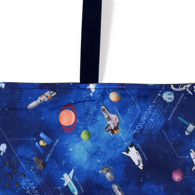 カラフルキャンディスタイルのレジャーシート。こども1人用のコンパクトサイズ。男の子と女の子兼用で運動会、遠足などで大活躍。