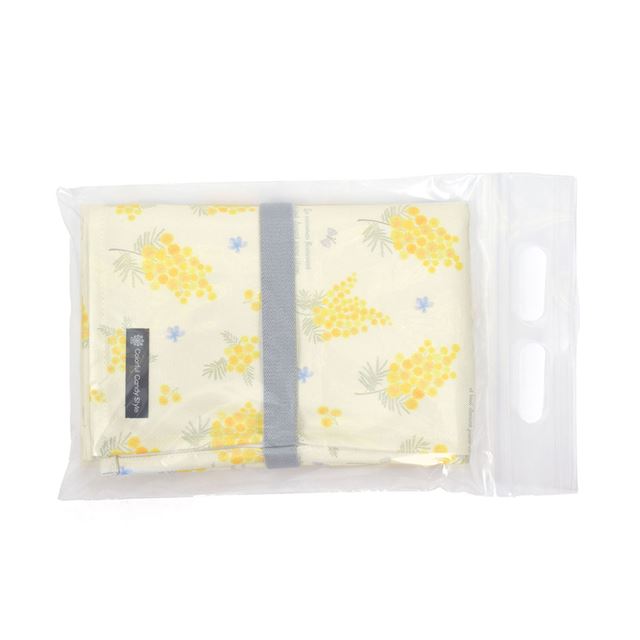 カラフルキャンディスタイルのレジャーシート。こども1人用のコンパクトサイズ。男の子と女の子兼用で運動会、遠足などで大活躍。