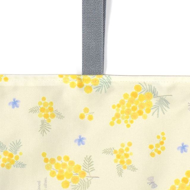 カラフルキャンディスタイルのレジャーシート。こども1人用のコンパクトサイズ。男の子と女の子兼用で運動会、遠足などで大活躍。