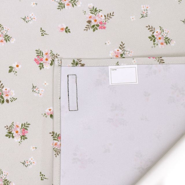 カラフルキャンディスタイルのレジャーシート。こども1人用のコンパクトサイズ。男の子と女の子兼用で運動会、遠足などで大活躍。