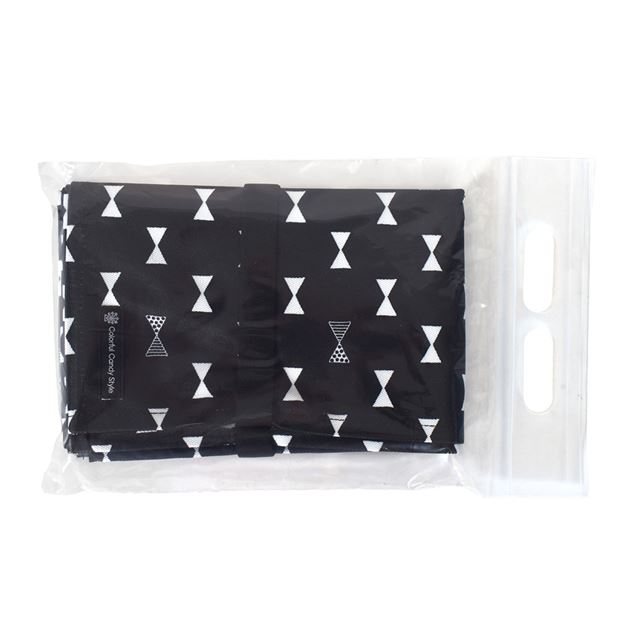 カラフルキャンディスタイルのレジャーシート。こども1人用のコンパクトサイズ。男の子と女の子兼用で運動会、遠足などで大活躍。