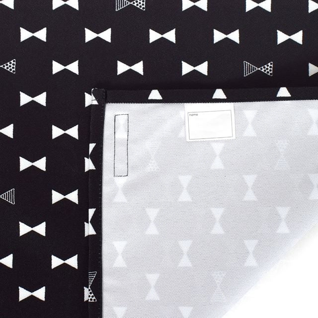 カラフルキャンディスタイルのレジャーシート。こども1人用のコンパクトサイズ。男の子と女の子兼用で運動会、遠足などで大活躍。