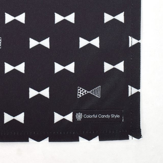 カラフルキャンディスタイルのレジャーシート。こども1人用のコンパクトサイズ。男の子と女の子兼用で運動会、遠足などで大活躍。