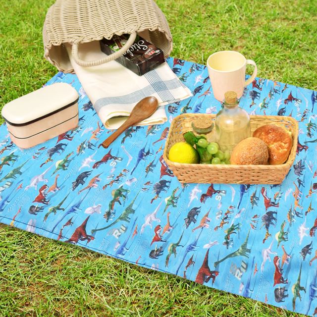 カラフルキャンディスタイルのレジャーシート。こども1人用のコンパクトサイズ。男の子と女の子兼用で運動会、遠足などで大活躍。