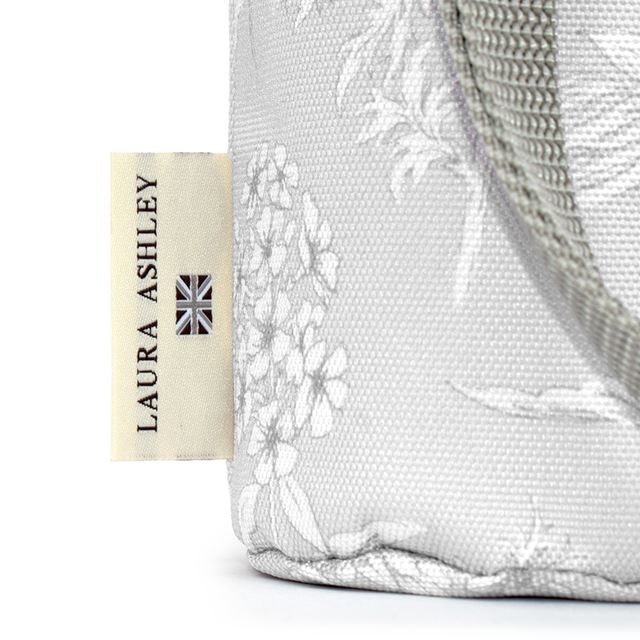 カラフルキャンディスタイルの水筒カバー。肩掛けできるショルダーベルト付き。男の子と女の子兼用で旅行、遠足でも大活躍。