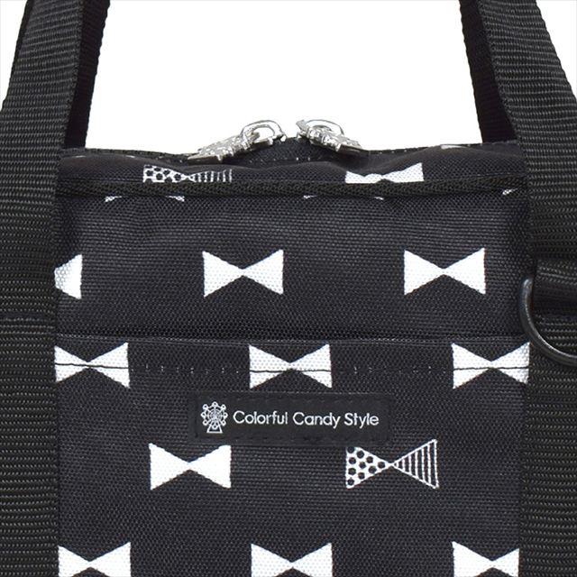 カラフルキャンディスタイルの絵の具バッグ。通気性抜群のメッシュ素材、ショルダーベルト付きで便利。男の子と女の子兼用で大活躍。