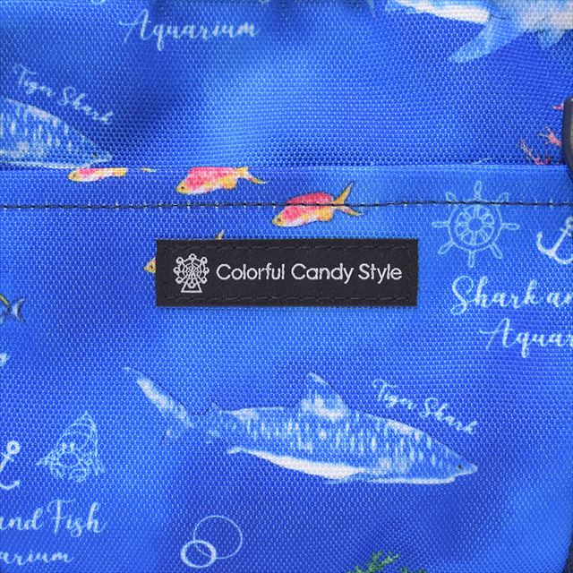 カラフルキャンディスタイルの絵の具セット。水彩絵の具入り、ショルダーベルト付きで便利。男の子と女の子兼用で大活躍。
