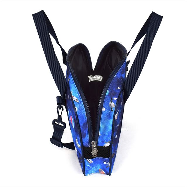 カラフルキャンディスタイルの書道セット。ショルダーベルト付きで、呉竹の書道用具入り。男の子と女の子兼用で大活躍。