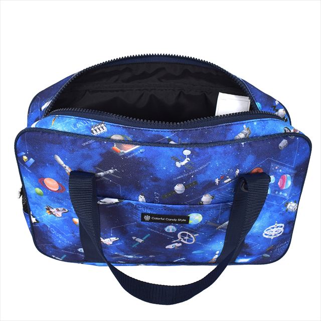 カラフルキャンディスタイルの書道セット。ショルダーベルト付きで、呉竹の書道用具入り。男の子と女の子兼用で大活躍。