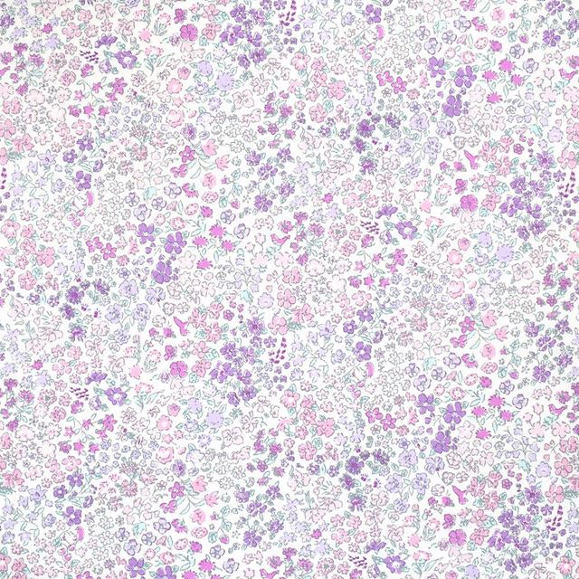 カラフルキャンディスタイルの家庭科の授業に欠かせない裁縫バッグ。