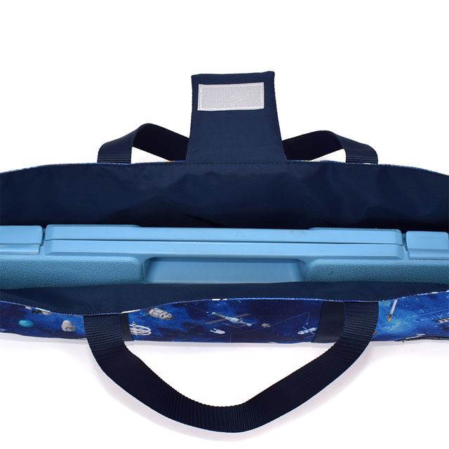 カラフルキャンディスタイルのピアニカケース。肩紐付きショルダータイプの鍵盤ハーモニカケース。男の子と女の子兼用で大活躍。