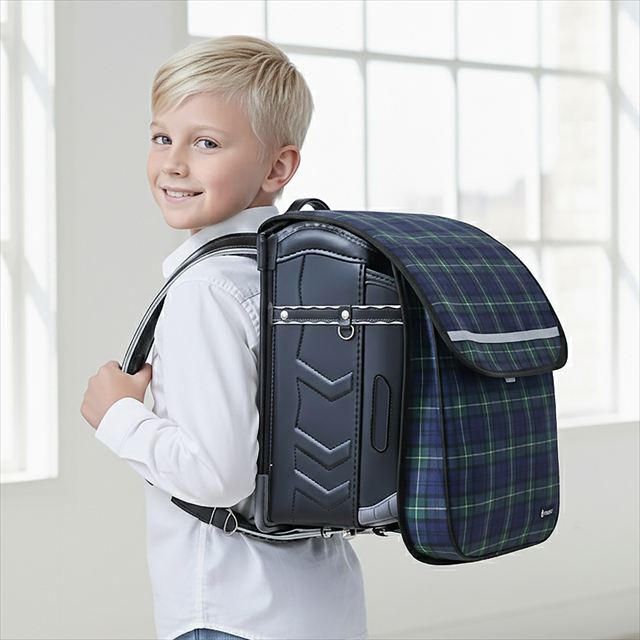 カラフルキャンディスタイルのランドセルカバー。反射材付きで雨でも安心安全。男の子と女の子兼用で、入学準備や入学祝いに大活躍。