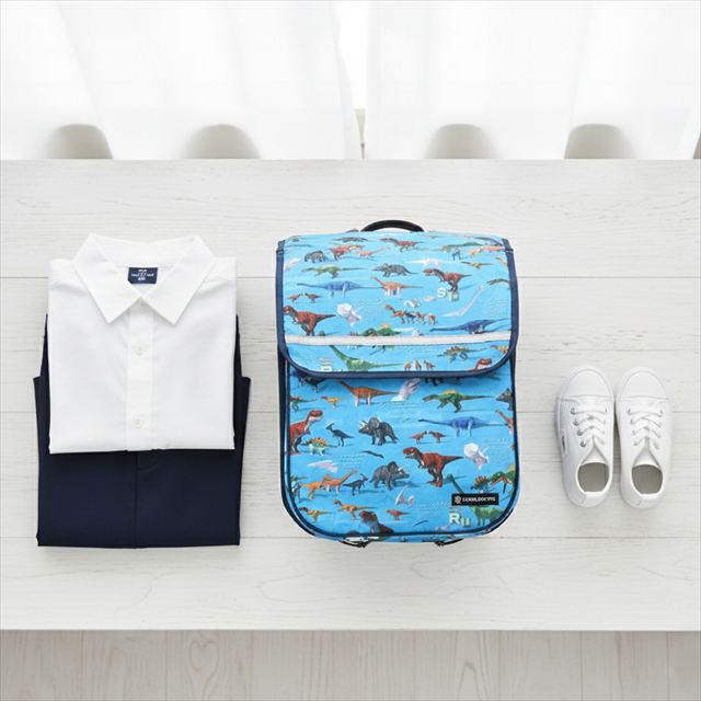 カラフルキャンディスタイルのランドセルカバー。反射材付きで雨でも安心安全。男の子と女の子兼用で、入学準備や入学祝いに大活躍。