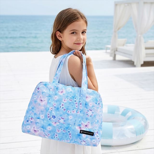 カラフルキャンディスタイルのプールバッグ。ビニール素材のセミボストンタイプ。男の子と女の子兼用で、防水なのでプールやお出掛けに大活躍。
