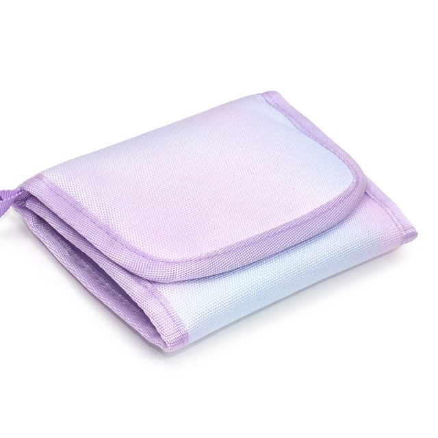 カラフルキャンディスタイルの財布。子供用で、三つ折りで子供用。小学生に人気のキッズウォレット。男の子と女の子兼用で大活躍。