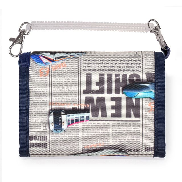 カラフルキャンディスタイルの財布。子供用で、三つ折りで子供用。小学生に人気のキッズウォレット。男の子と女の子兼用で大活躍。