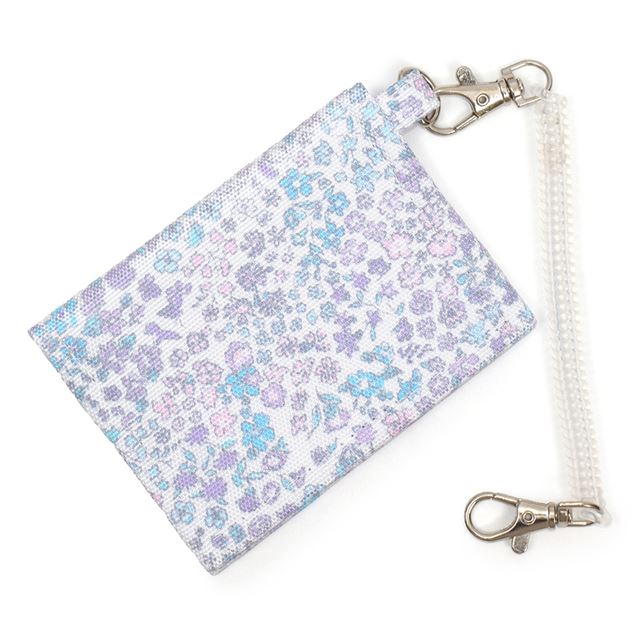 カラフルキャンディスタイルのパスケース。二つ折りでコイルチェーンフック付きの定期入れ。男の子と女の子兼用で大活躍。