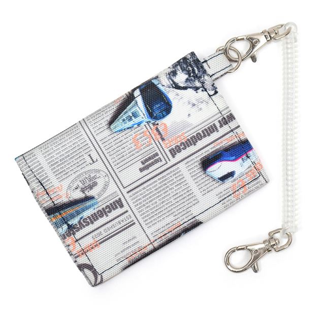 カラフルキャンディスタイルのパスケース。二つ折りでコイルチェーンフック付きの定期入れ。男の子と女の子兼用で大活躍。