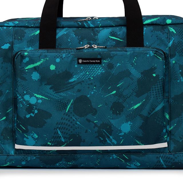 カラフルキャンディスタイルのボストンバッグ。スポーツ合宿や部活動、林間学校、修学旅行はもちろん、アウトドアや防災用としても大活躍。