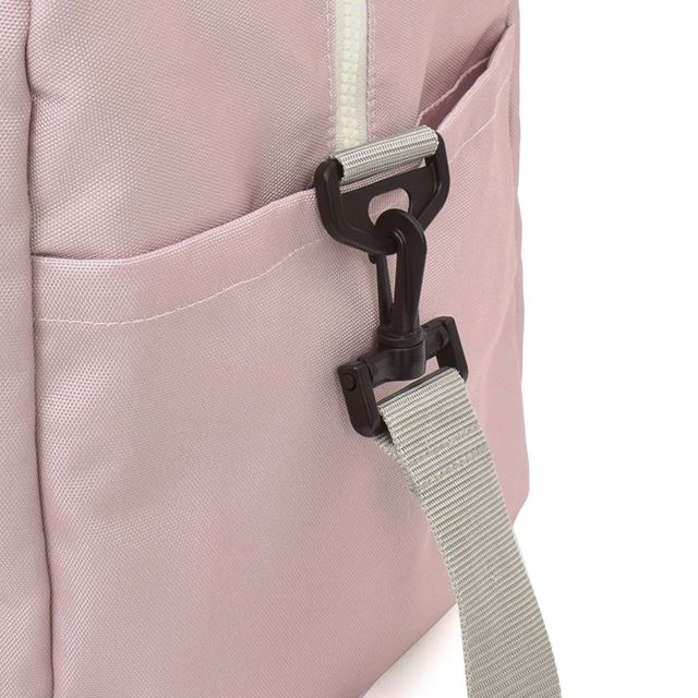 カラフルキャンディスタイルのボストンバッグ。スポーツ合宿や部活動、林間学校、修学旅行はもちろん、アウトドアや防災用としても大活躍。