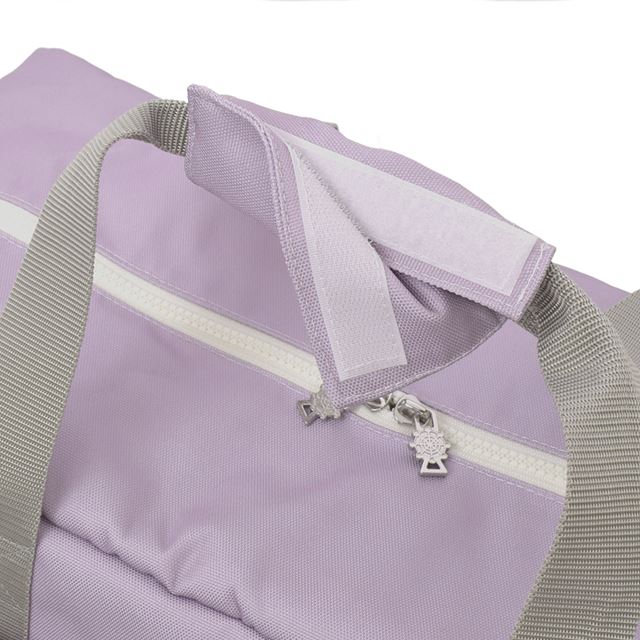 カラフルキャンディスタイルのボストンバッグ。スポーツ合宿や部活動、林間学校、修学旅行はもちろん、アウトドアや防災用としても大活躍。