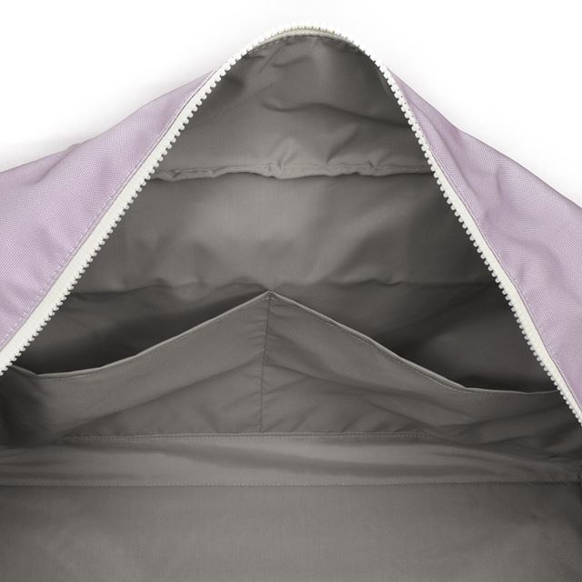 カラフルキャンディスタイルのボストンバッグ。スポーツ合宿や部活動、林間学校、修学旅行はもちろん、アウトドアや防災用としても大活躍。