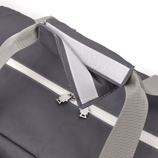 カラフルキャンディスタイルのボストンバッグ。スポーツ合宿や部活動、林間学校、修学旅行はもちろん、アウトドアや防災用としても大活躍。