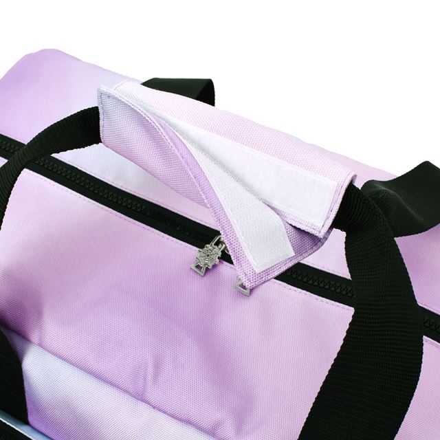 カラフルキャンディスタイルのボストンバッグ。スポーツ合宿や部活動、林間学校、修学旅行はもちろん、アウトドアや防災用としても大活躍。