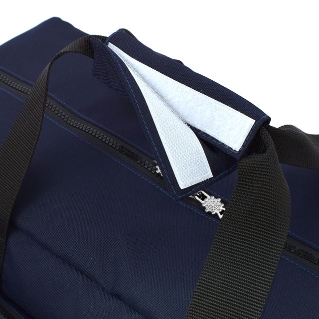 カラフルキャンディスタイルのボストンバッグ。スポーツ合宿や部活動、林間学校、修学旅行はもちろん、アウトドアや防災用としても大活躍。