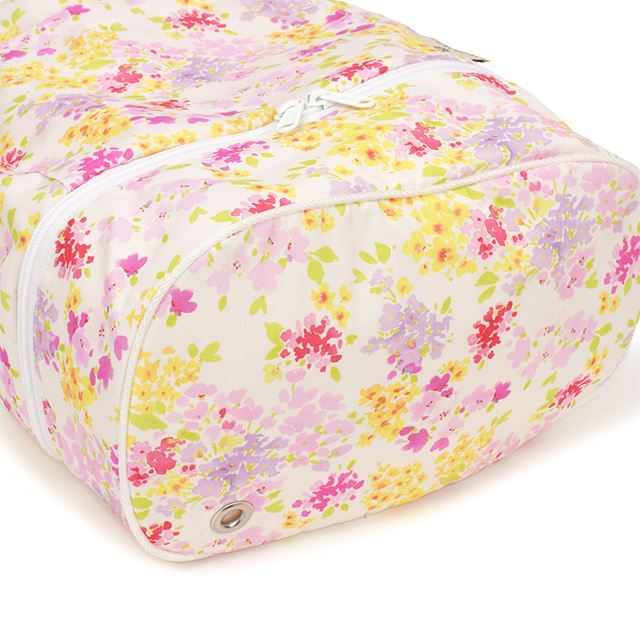 カラフルキャンディスタイルのプールバッグ ナップサックタイプ。サンダルやスイムキャップ・ゴーグル・小物などを上段下段で分けて収納できる便利構造。中身が透けない生地なので安心です。