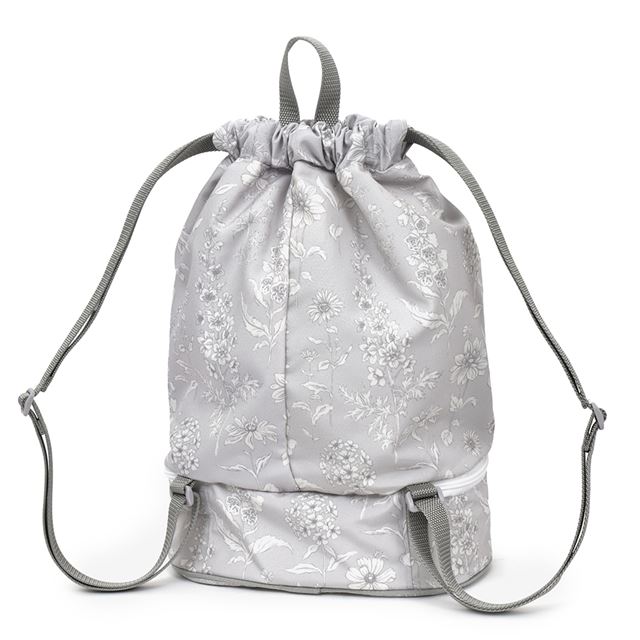 カラフルキャンディスタイルのプールバッグ ナップサックタイプ。サンダルやスイムキャップ・ゴーグル・小物などを上段下段で分けて収納できる便利構造。中身が透けない生地なので安心です。