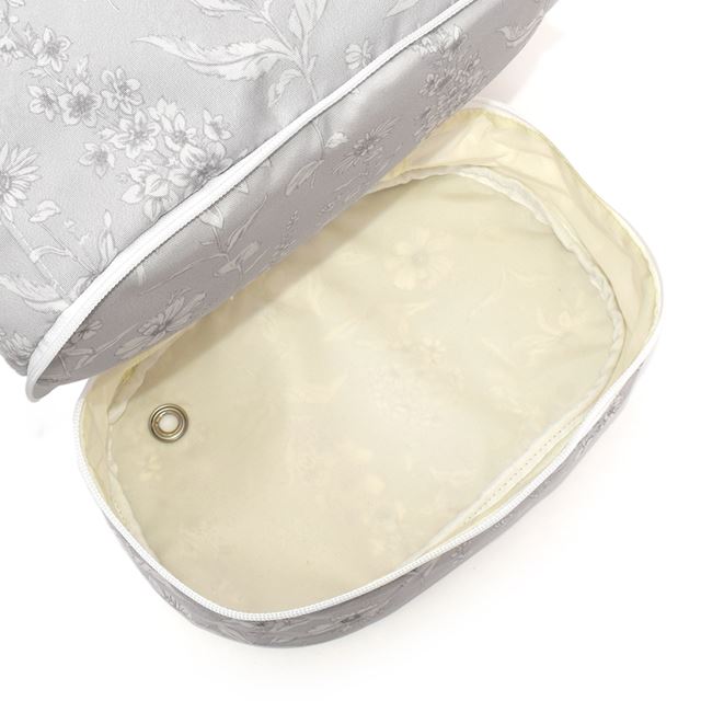 カラフルキャンディスタイルのプールバッグ ナップサックタイプ。サンダルやスイムキャップ・ゴーグル・小物などを上段下段で分けて収納できる便利構造。中身が透けない生地なので安心です。