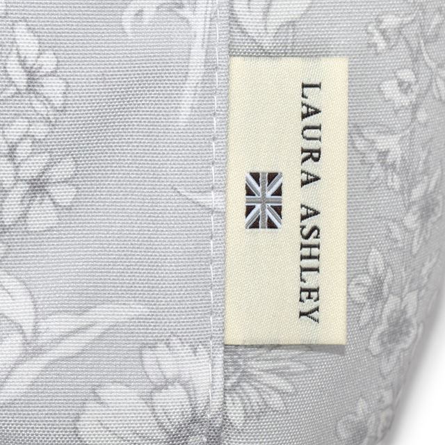 カラフルキャンディスタイルのプールバッグ ナップサックタイプ。サンダルやスイムキャップ・ゴーグル・小物などを上段下段で分けて収納できる便利構造。中身が透けない生地なので安心です。