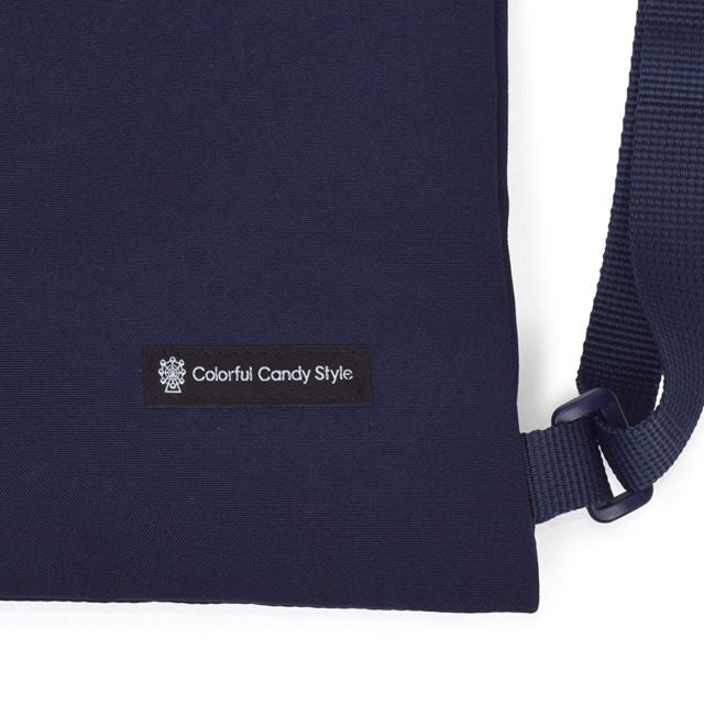 カラフルキャンディスタイルのナップサック。リュックにも手提げにも使える2WAY仕様。前面には便利なファスナー付きポケットを搭載。