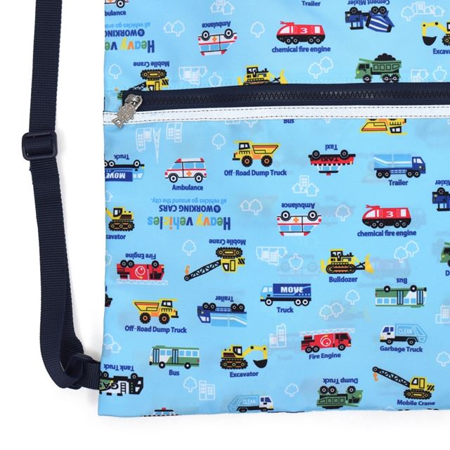 カラフルキャンディスタイルのナップサック。リュックにも手提げにも使える2WAY仕様。前面には便利なファスナー付きポケットを搭載。