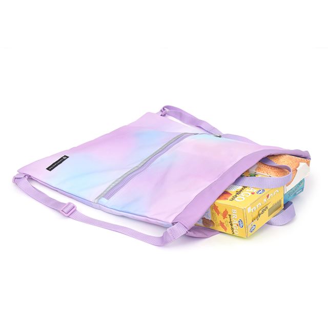 カラフルキャンディスタイルのナップサック。リュックにも手提げにも使える2WAY仕様。前面には便利なファスナー付きポケットを搭載。