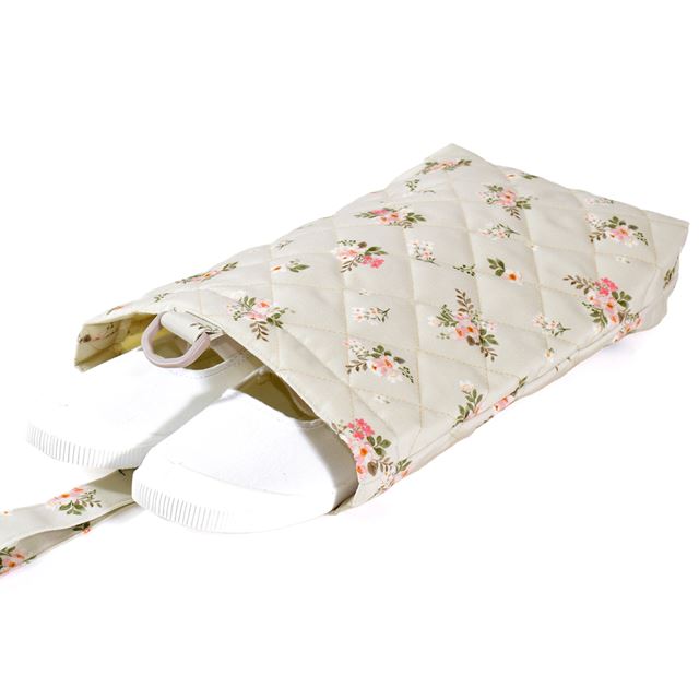 カラフルキャンディスタイルの入園入学3点セット。男の子・女の子兼用で、マチ付きキルティングレッスンバッグ・シューズケース・体操服袋など、通園・通学に大活躍アイテム満載。