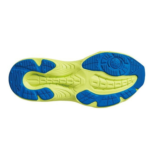 サイドのロゴが特徴的なジュニア向けシューズです。