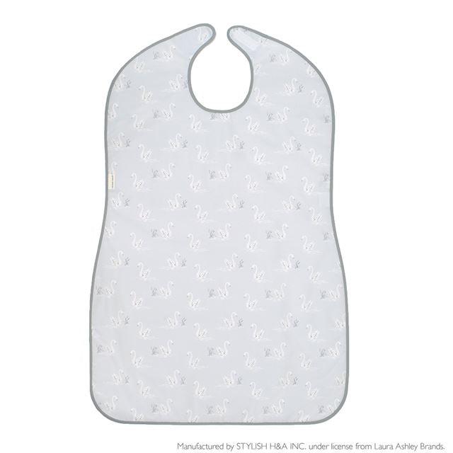 使いやすさとデザインにこだわった、着る人も介護する人も安心できる介護用エプロンです。撥水素材を使用し、こぼれた飲み物や食べ物をさっと拭くだけで簡単にお手入れが可能。繰り返し洗濯しても型崩れしにくく、速乾性があるのでいつでも清潔に保てます。2枚セットなので洗い替えにも便利です。