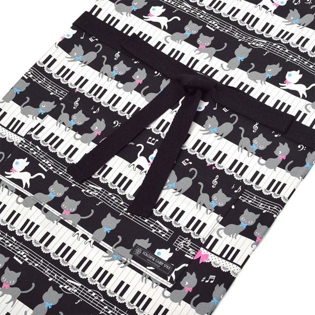 アウトレット 子どもエプロン(130～160cm) ピアノの上で踊る黒猫ワルツ(ブラック)