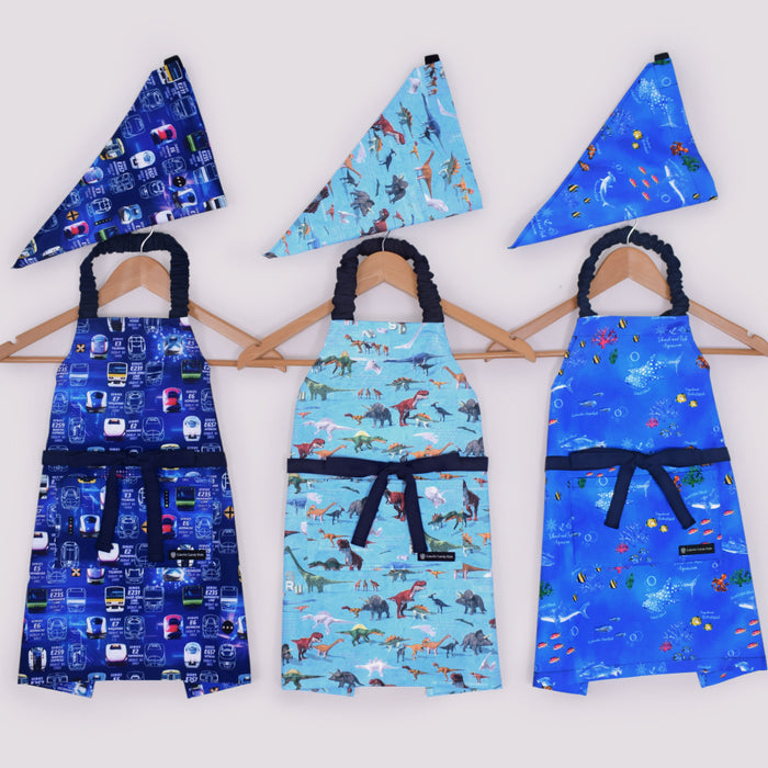 カラフルキャンディスタイルの三角巾付きキッズエプロン。子供用で、着脱簡単。男の子と女の子兼用で、家庭科の授業やお手伝いで大活躍。