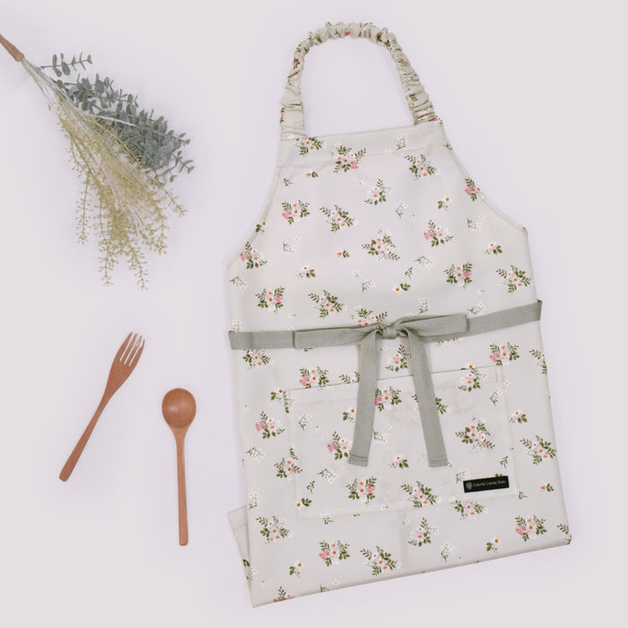 カラフルキャンディスタイルの三角巾付きキッズエプロン。子供用で、着脱簡単。男の子と女の子兼用で、家庭科の授業やお手伝いで大活躍。