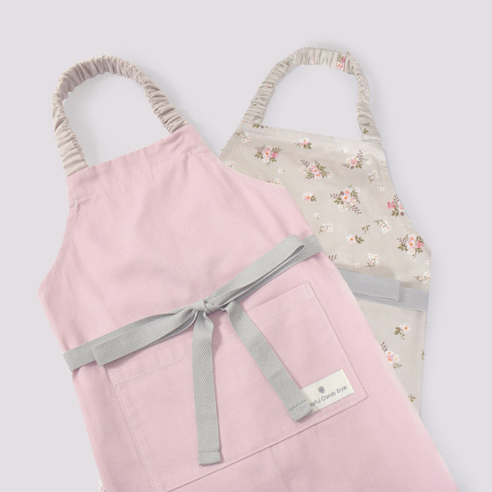 カラフルキャンディスタイルの三角巾付きキッズエプロン。子供用で、着脱簡単。男の子と女の子兼用で、家庭科の授業やお手伝いで大活躍。