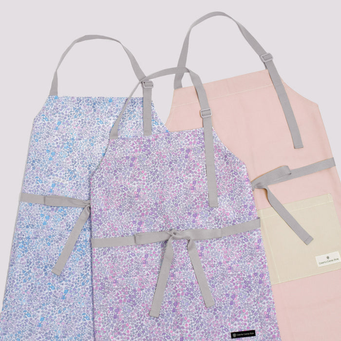 カラフルキャンディスタイルのエプロン（150cm-フリーサイズ）。結びやすいひも付きの三角巾がセット