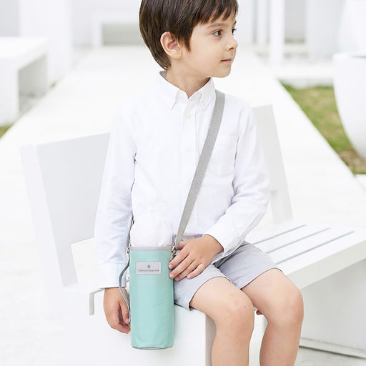 カラフルキャンディスタイルの水筒カバー。肩掛けできるショルダーベルト付き。男の子と女の子兼用で旅行、遠足でも大活躍。