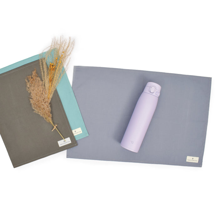 カラフルキャンディスタイルのランチョンマット2枚セット。小学校低学年・高学年の子どもに最適なサイズ♪通園・通学時にかさ張らない一枚仕立ての布製プレースマット。